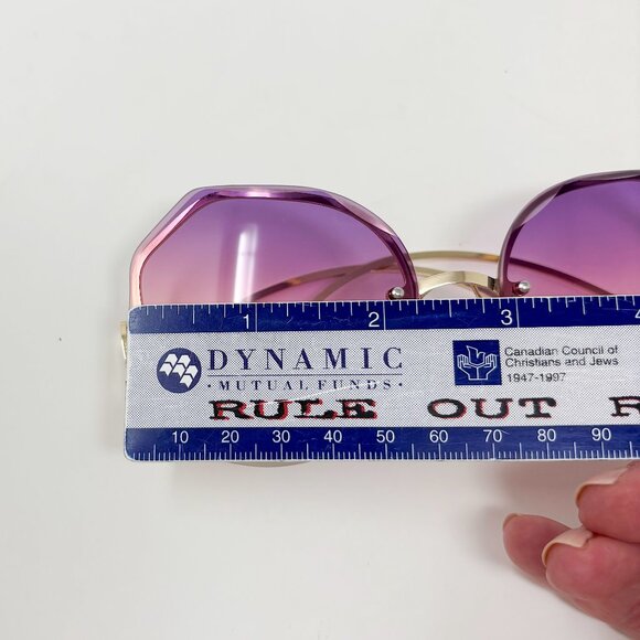 Oversized Graduated Purple to Clear Sunglasses - Picture 12 of 12